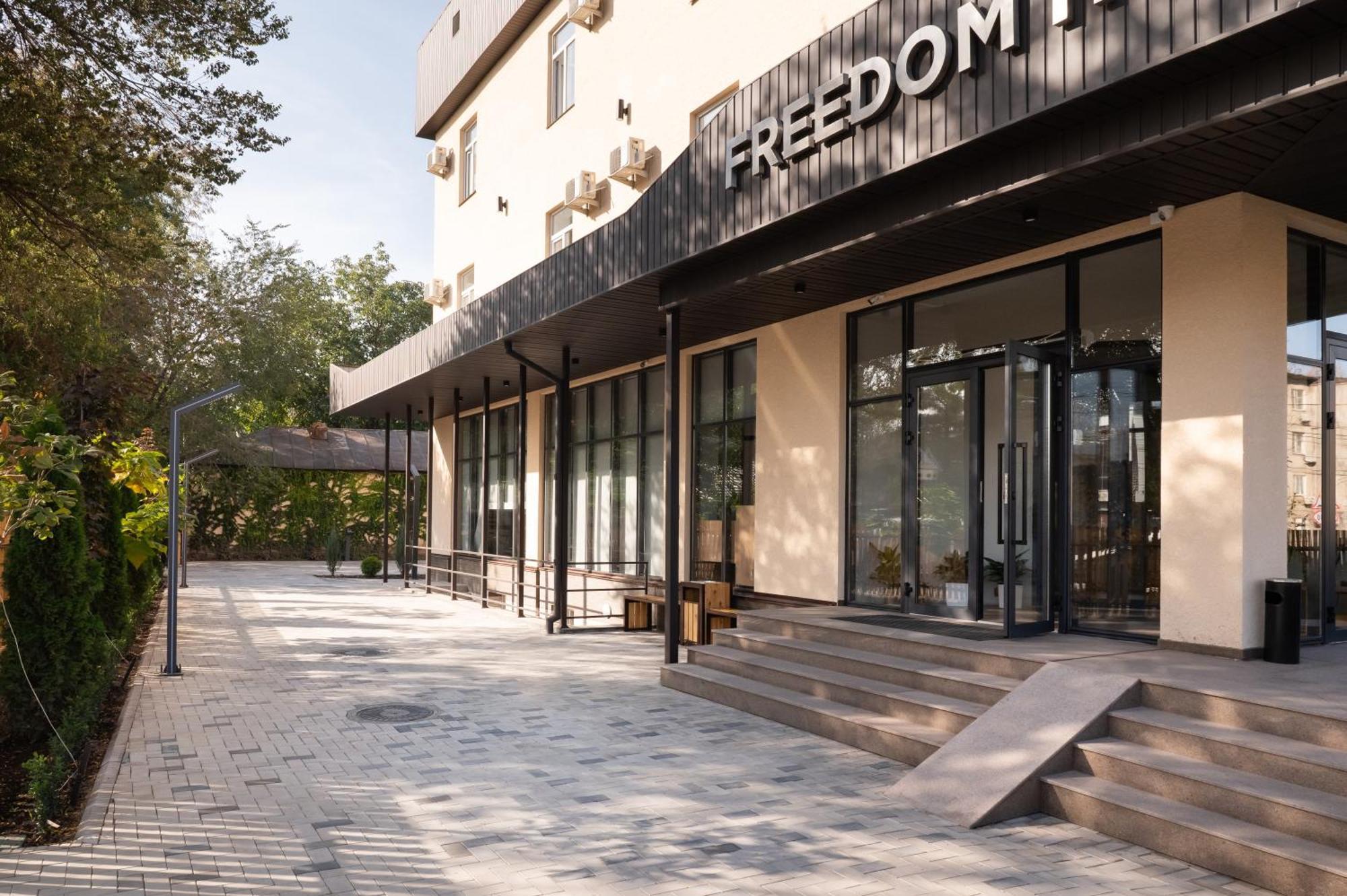 Freedom Hotel Bișkek Exterior foto